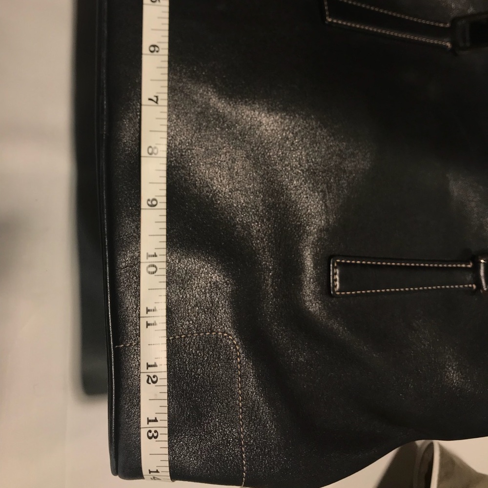 Chic Coach, Black Leather Satchel! - Picture 7 of 8